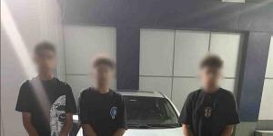 ضبط طالب يقود سيارة برعونة وبرفقته طالبان في وضع خطير أعلى النوافذ بالقاهرة - بوابة الزهراء