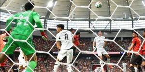 شاهد غضب حسام حسن على الخط بعد هدف نيوزيلندا الأول في شباك منتخب مصر - بوابة الزهراء