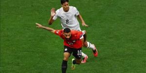 شاهد ماذا فعل لاعبو منتخب مصر عقب نهاية الشوط الأول أمام نيوزيلندا (فيديو) - بوابة الزهراء
