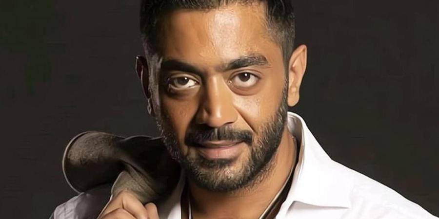 اعتزل الفن مؤقتا بسبب مرض والده.. محطات في حياة أحمد فلوكس - بوابة الزهراء